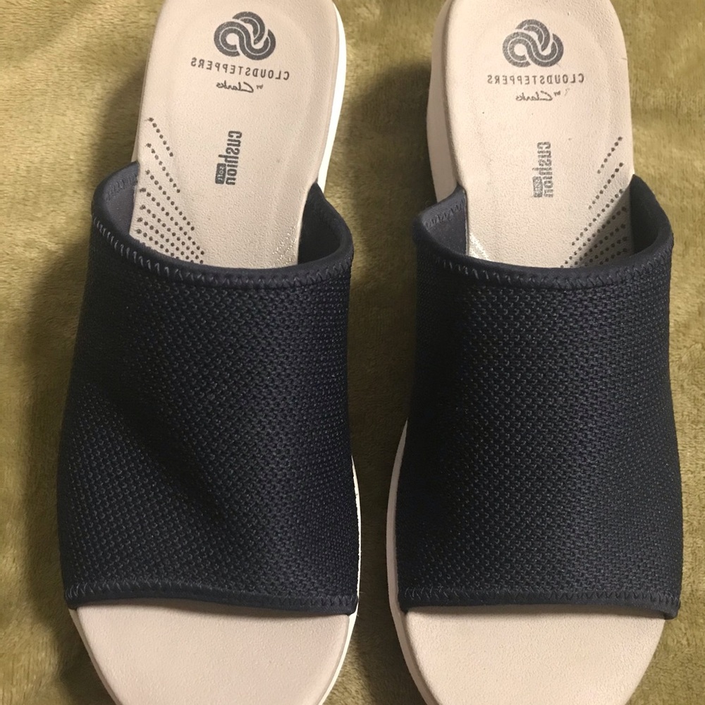 Clarks Cloudsteppers 9 M Black knit, cushion sandals